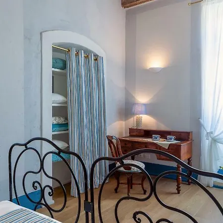 Apartment Rambaldi Apartments In Casa Nr 1 Bardolino