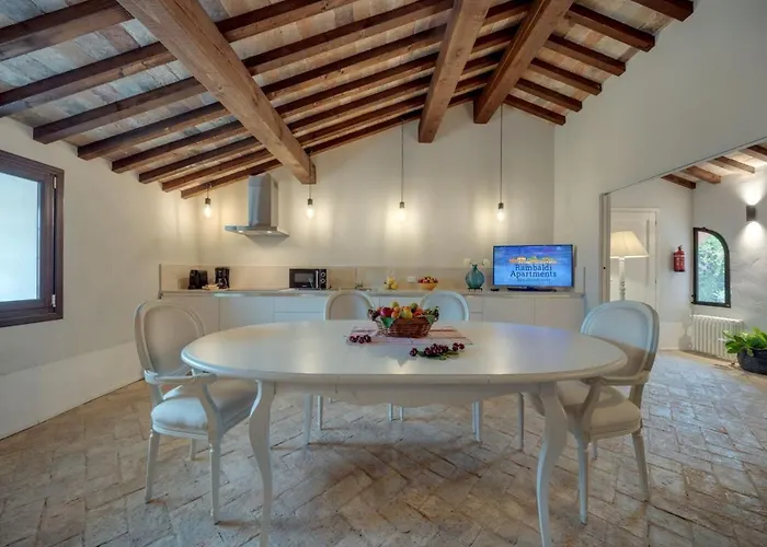 Rambaldi Apartments In Casa Nr 1 Apartment *